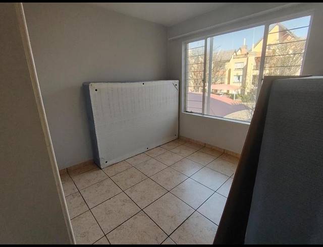 2 BEDROOM PROPERTY TO RENT IN CLUBVIEW